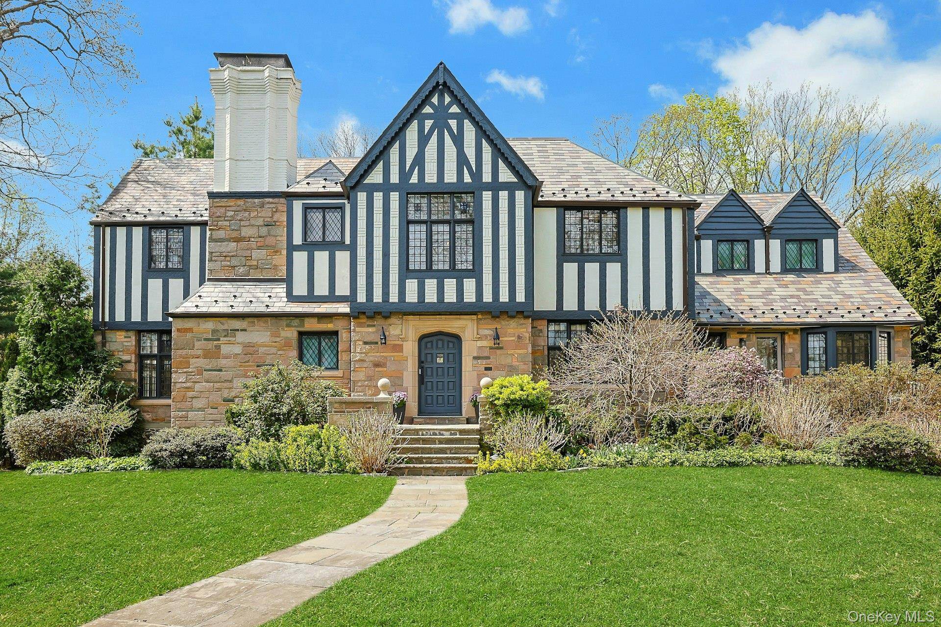 Casa com 6 Quartos à Venda em Larchmont - Nova Iorque - EUA - 1