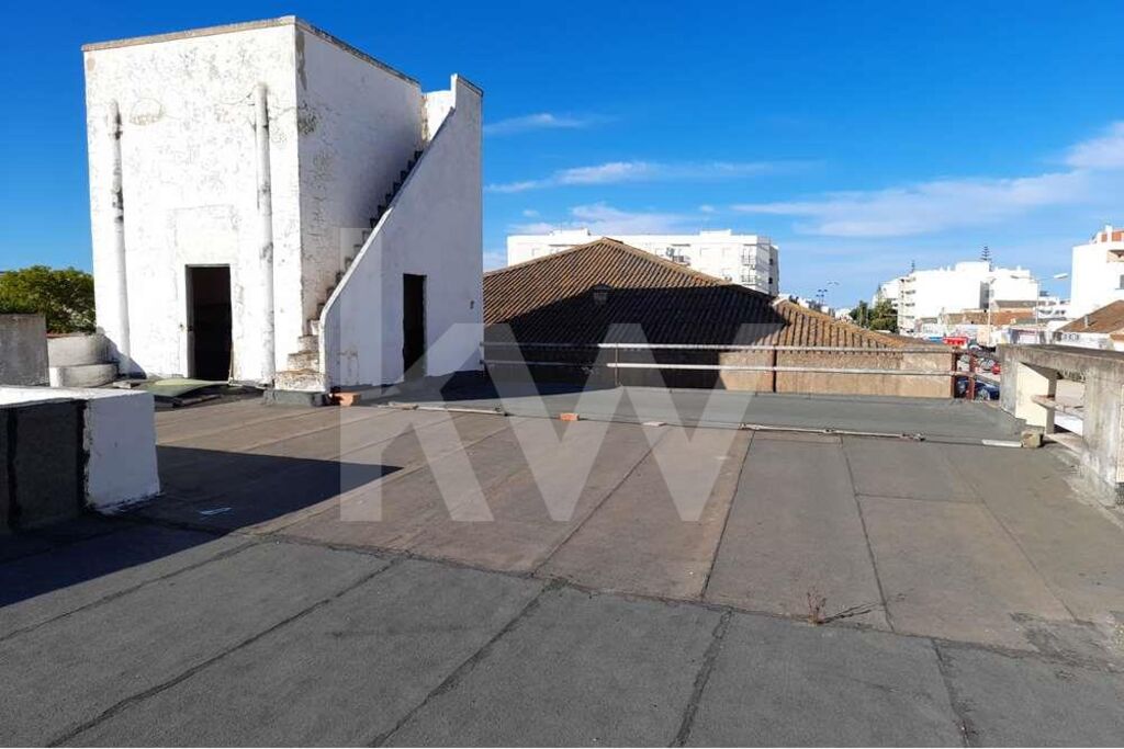 Casa com 6 Quartos à Venda em Olhão - FARO - Portugal - 2