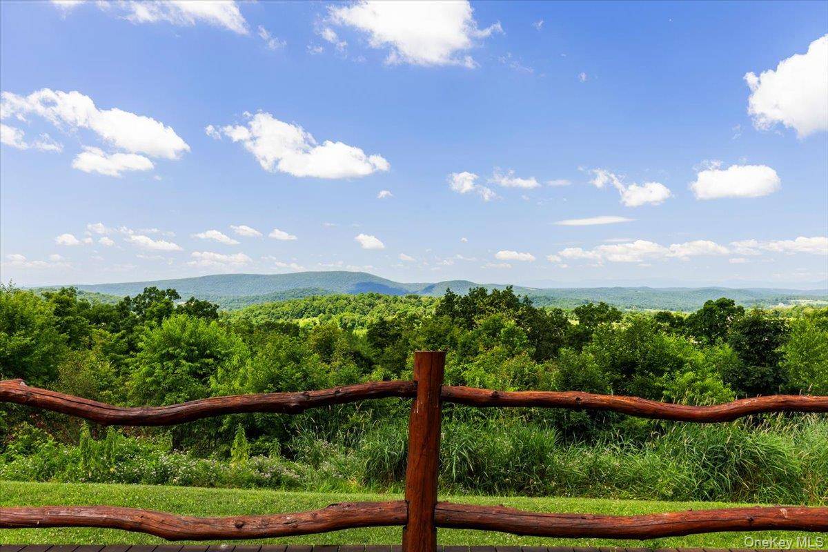 Casa com 6 Quartos à Venda em Pine Plains - Nova Iorque - EUA - 4