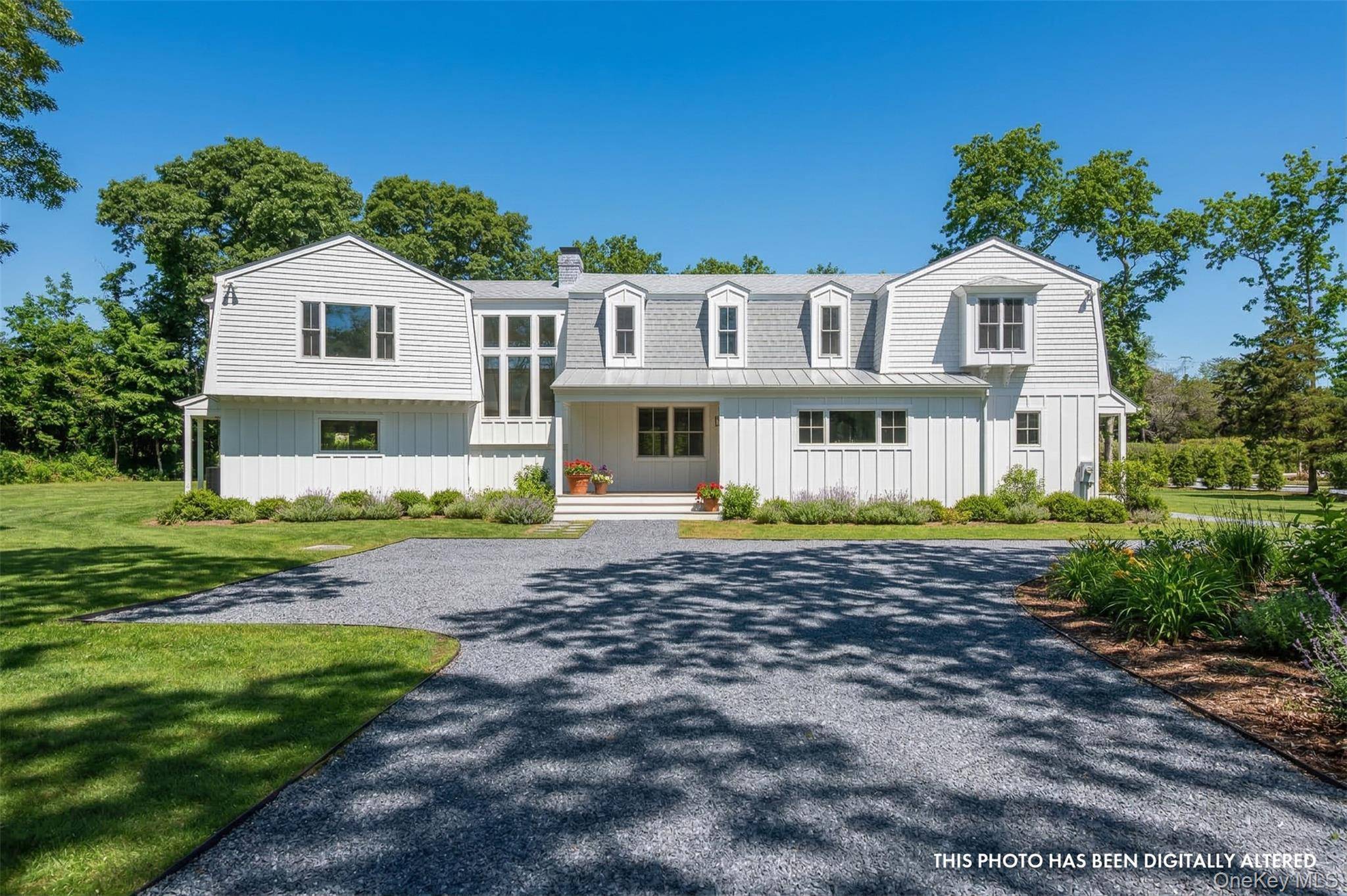 Casa de 6 Dormitorios en Venta en Remsenburg - Nueva York - EE. UU. - 1