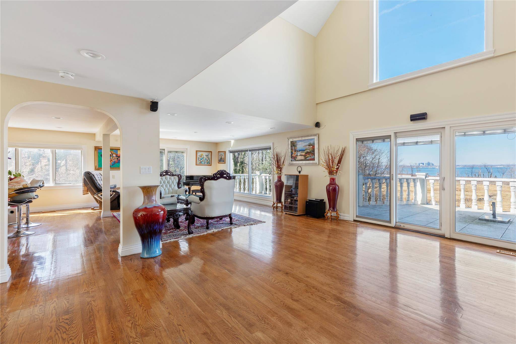 Casa de 6 Dormitorios en Venta en Sands Point, Nueva York, EE. UU. - 7