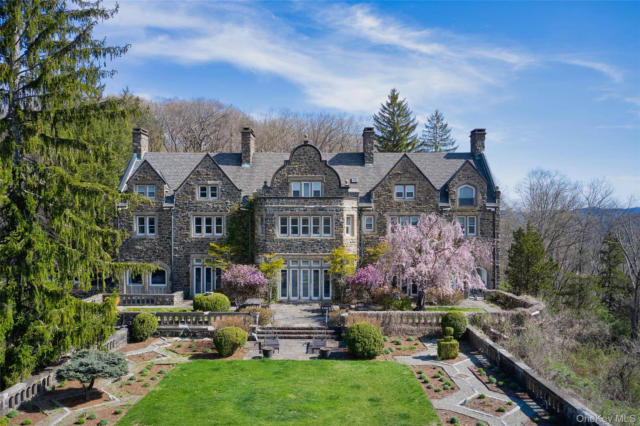 Casa com 6 Quartos à Venda em Tuxedo Park - Nova Iorque - EUA - 1