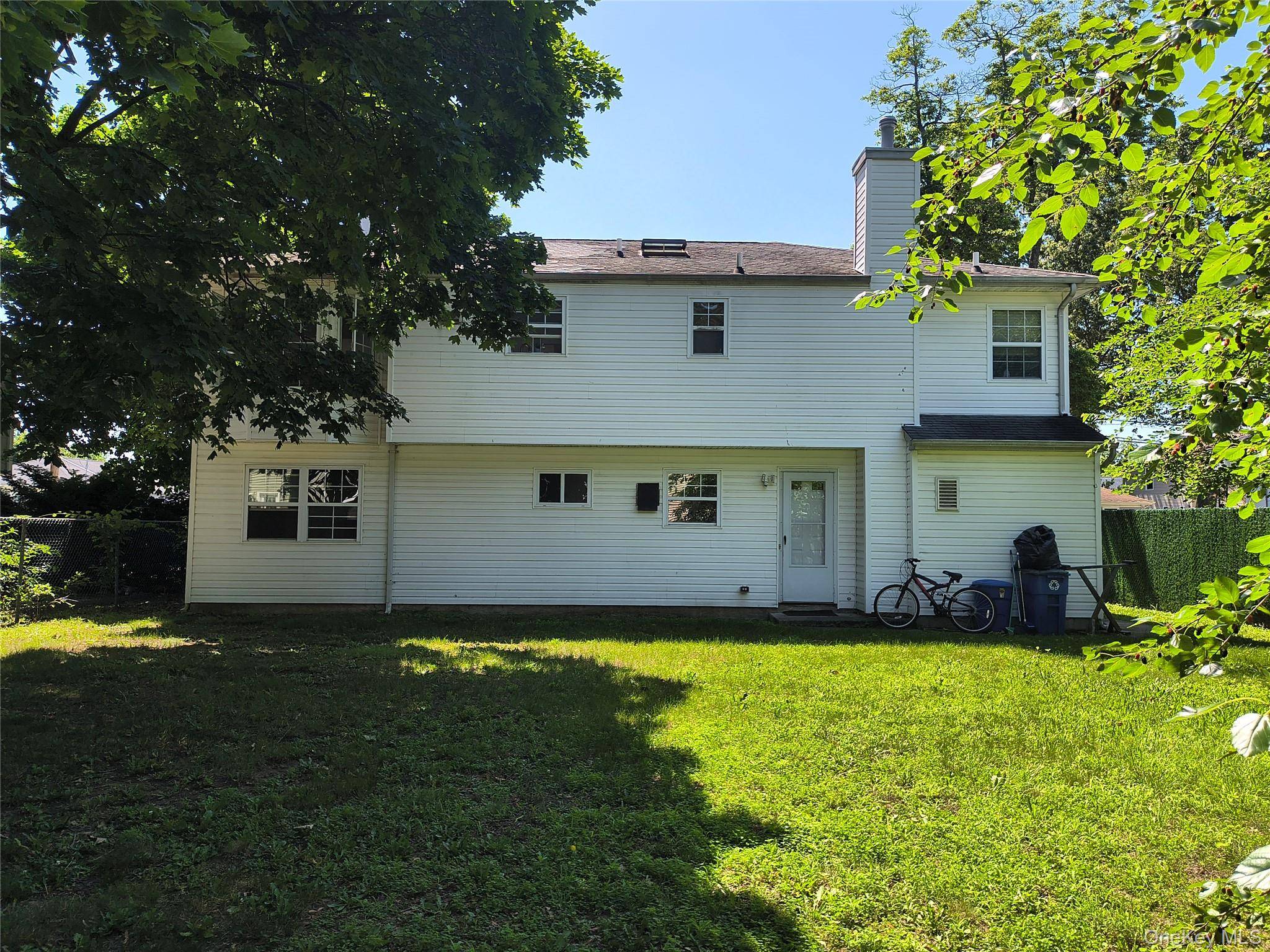 Casa com 6 Quartos à Venda em Uniondale - Nova Iorque - EUA - 3
