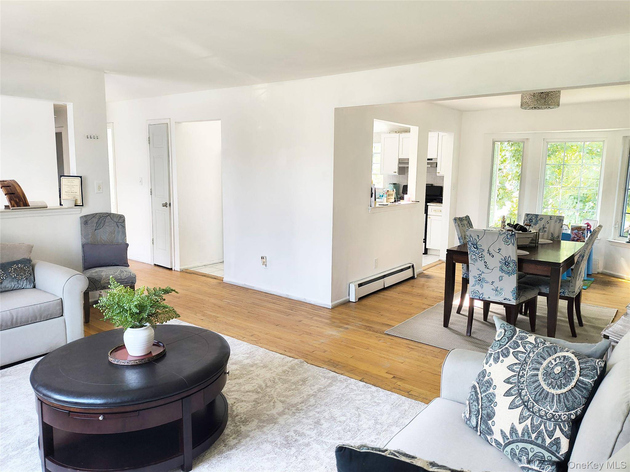Casa com 6 Quartos à Venda em Uniondale - Nova Iorque - EUA - 5