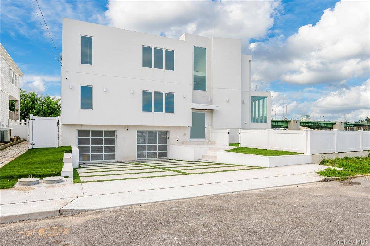 Casa de 7 Dormitorios Frente al Mar en Venta en Atlantic Beach - Nueva York - EE. UU. - 1