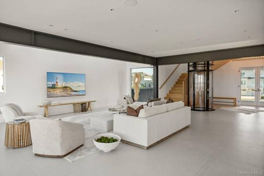 Casa com 7 Quartos à Beira-Mar à Venda em Westhampton Dunes - NY - EUA - 6