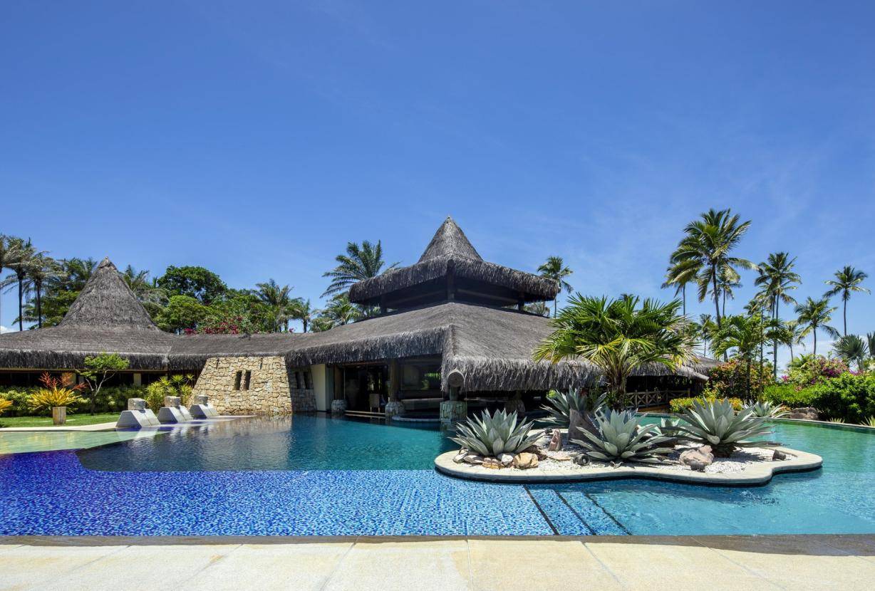 Casa com 7 Quartos à Beira-Mar à Venda em Maraú - Bahia - Brasil - 3