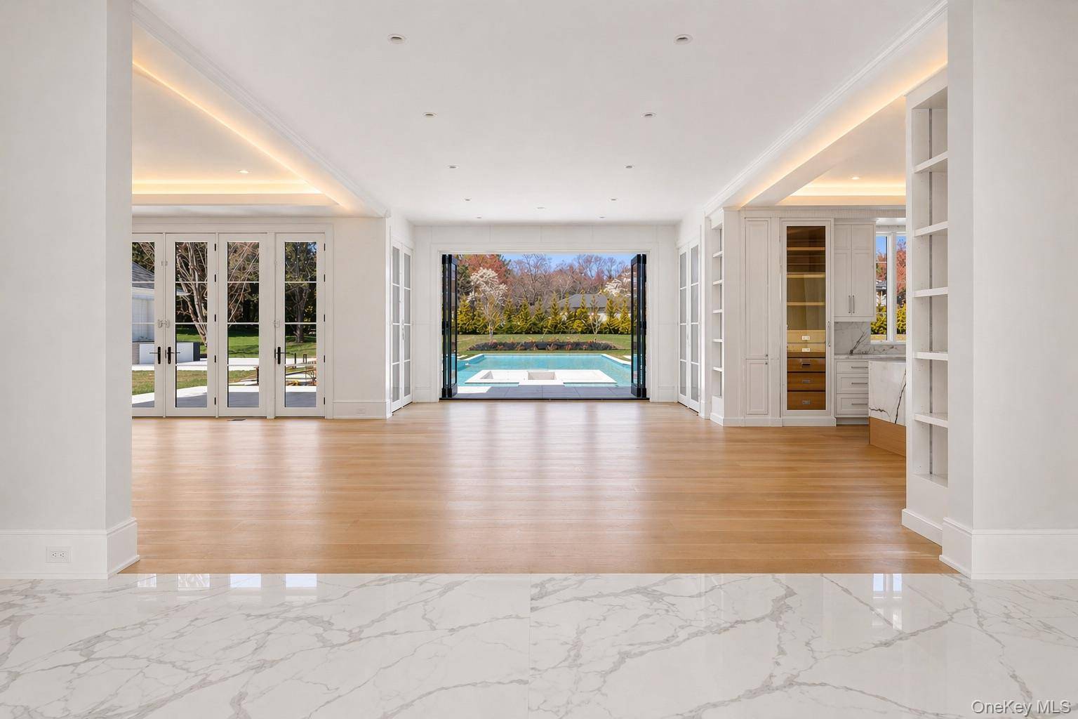 Casa de 7 Dormitorios en Venta en Brookville, Nueva York, EE. UU. - 4