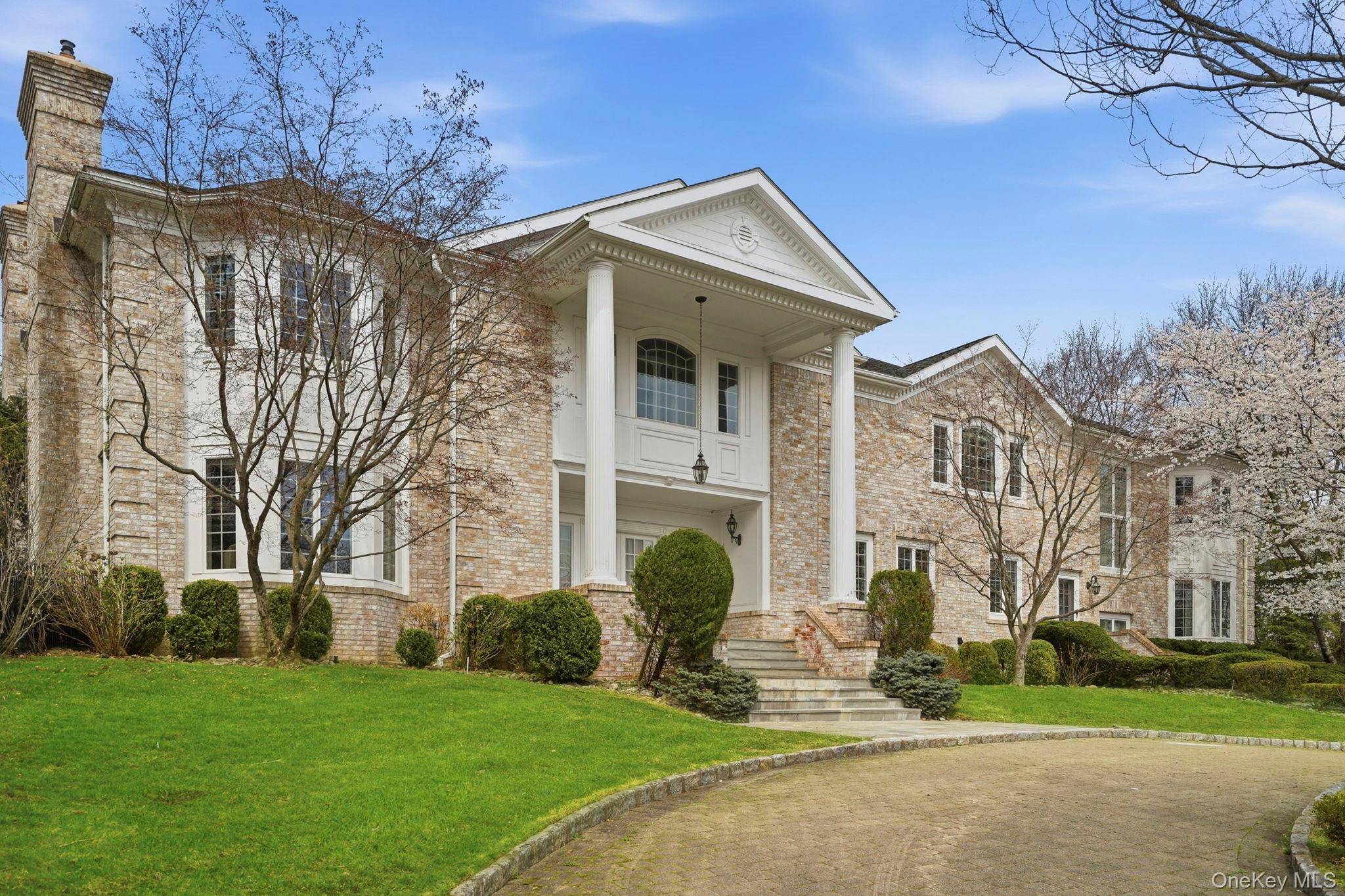 Casa de 7 Dormitorios en Venta en Larchmont - Nueva York - EE. UU. - 2