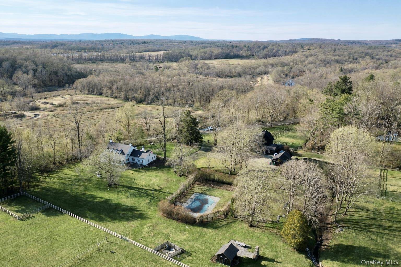 Casa com 7 Quartos à Venda em Millbrook - Nova Iorque - EUA - 4