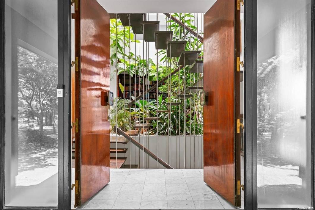 Casa de 7 Dormitorios en Venta en Sands Point - NY - EE. UU. - 2