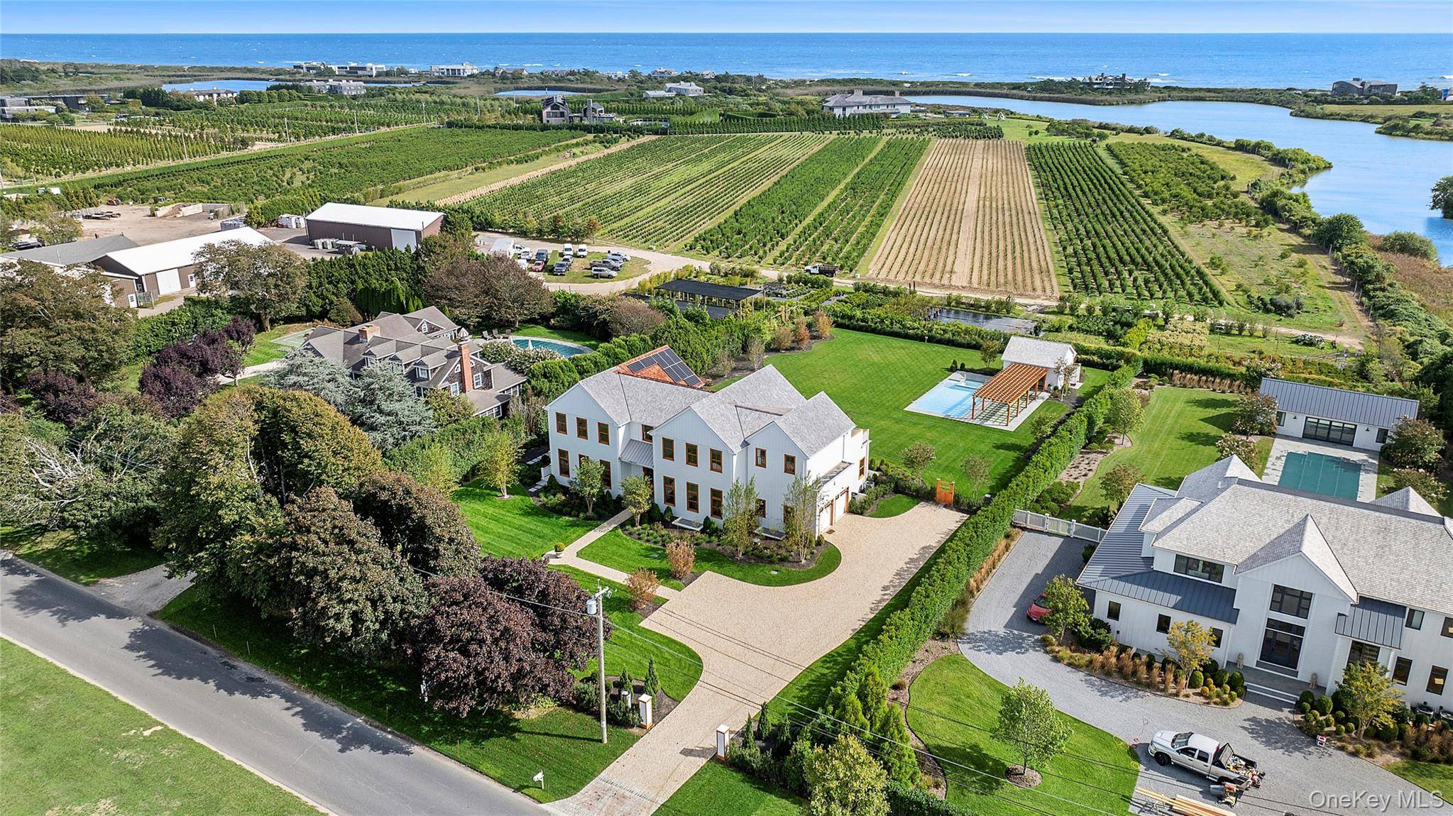 Casa de 7 Dormitorios en Venta en Southampton, NY, USA - 2