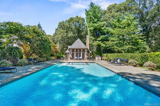 7 Bedroom Home for Sale in Upper Brookville - NY - USA - 4