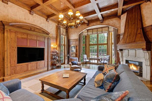 7 Bedroom Home for Sale in Upper Brookville - NY - USA - 8