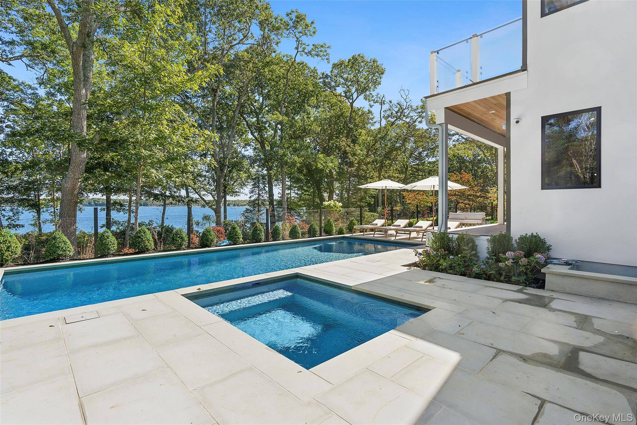 Casa com 8 Quartos à Beira-Mar à Venda em East Hampton - NY - EUA - 2