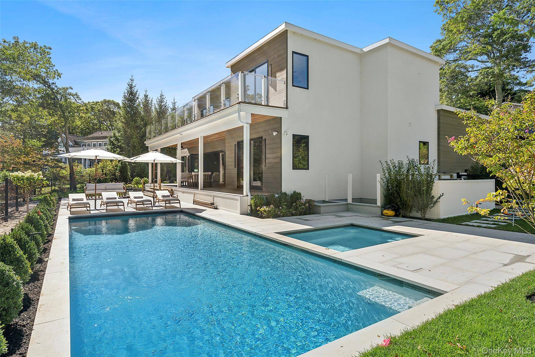 Casa com 8 Quartos à Beira-Mar à Venda em East Hampton - NY - EUA - 3