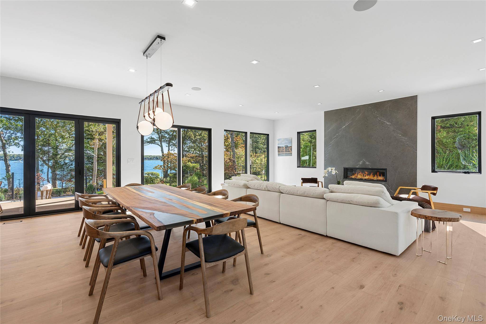 Casa com 8 Quartos à Beira-Mar à Venda em East Hampton - NY - EUA - 4