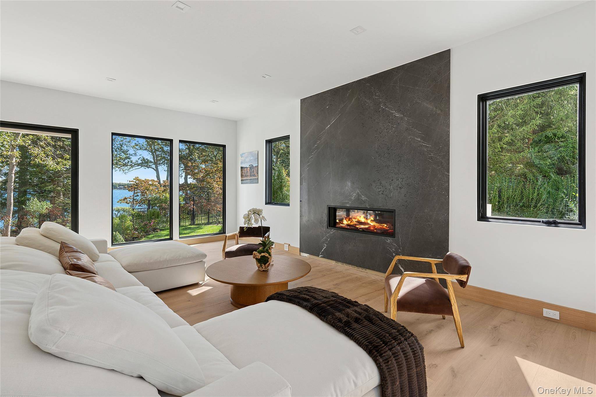 Casa com 8 Quartos à Beira-Mar à Venda em East Hampton - NY - EUA - 5