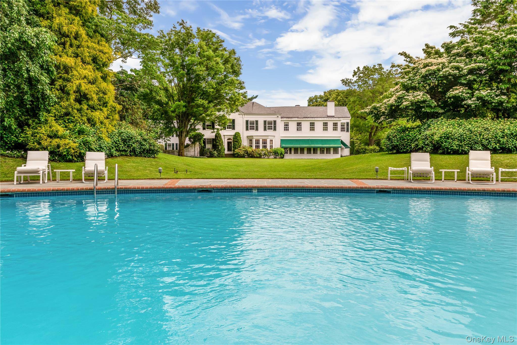 Casa com 8 Quartos à Beira-Mar à Venda em Locust Valley - NY - EUA - 6
