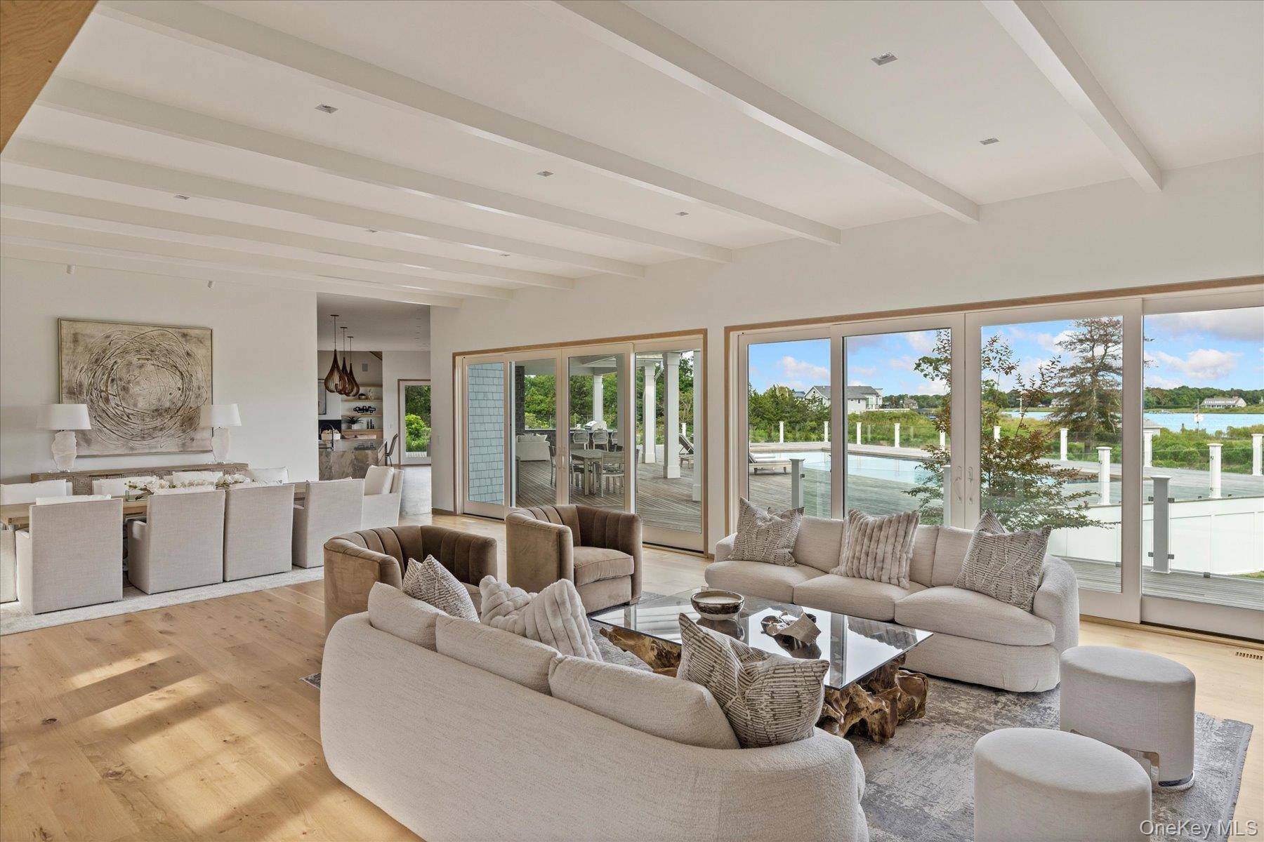 Casa de 8 Dormitorios Frente al Mar en Venta en Quiogue, NY, EE. UU. - 7