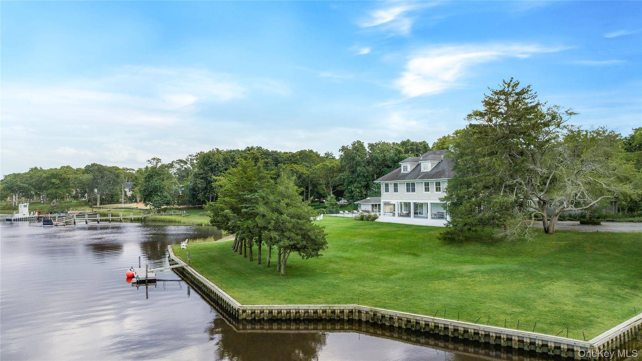 Casa com 8 Quartos à Beira-Mar à Venda em Quogue - NY - EUA - 1