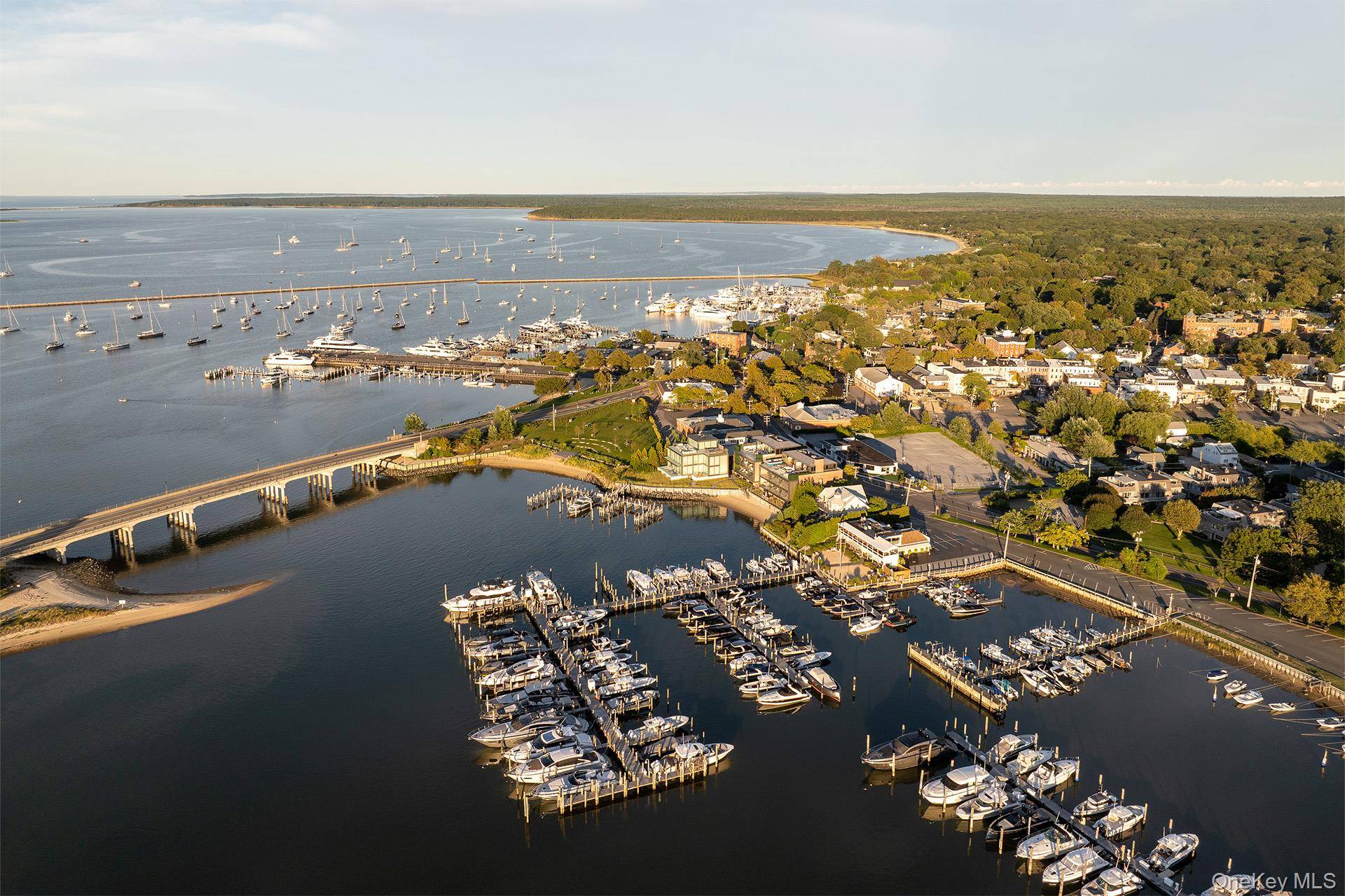 Casa com 8 Quartos à Beira-Mar à Venda em Sag Harbor - Nova Iorque - EUA - 4