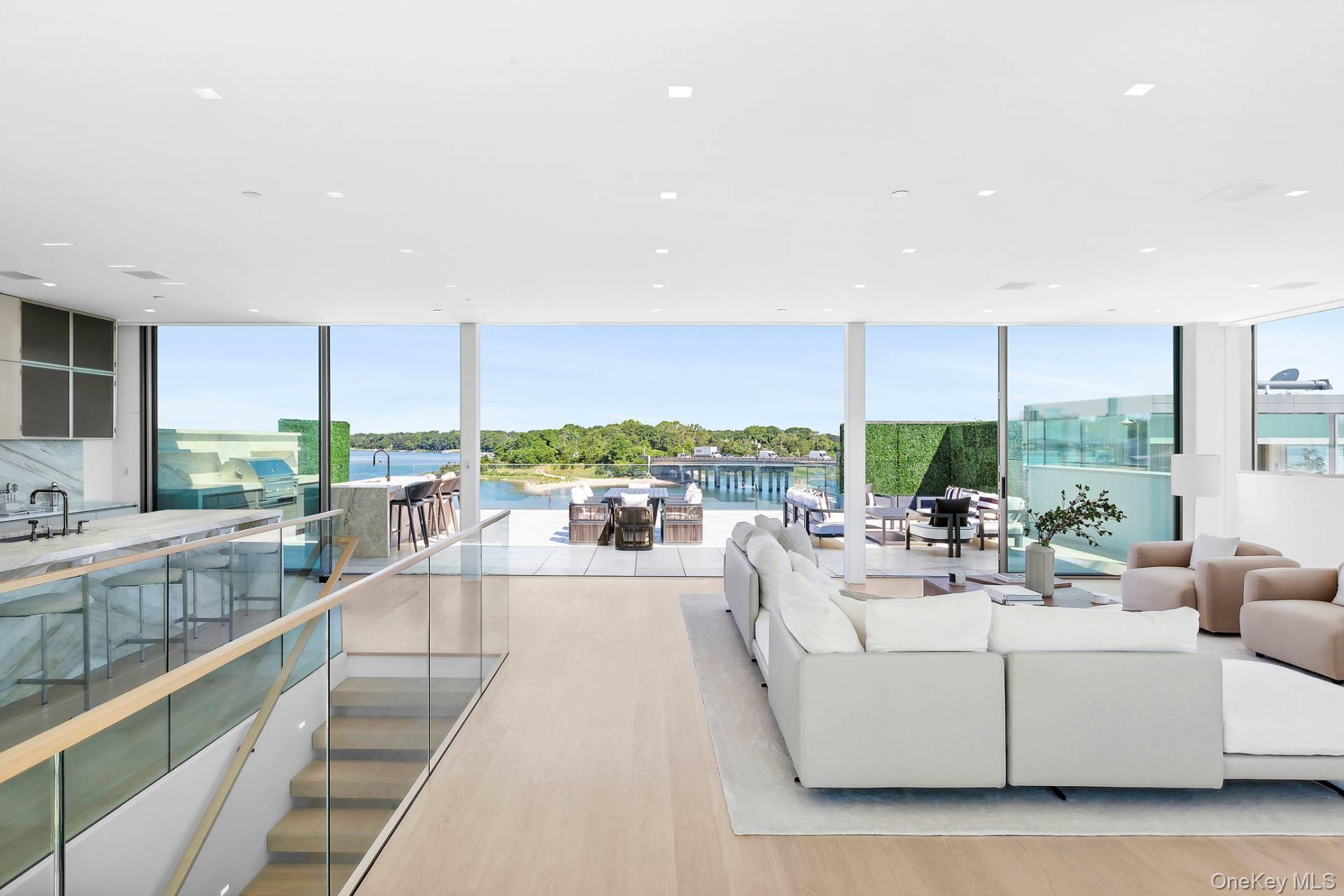 Casa com 8 Quartos à Beira-Mar à Venda em Sag Harbor - Nova Iorque - EUA - 5