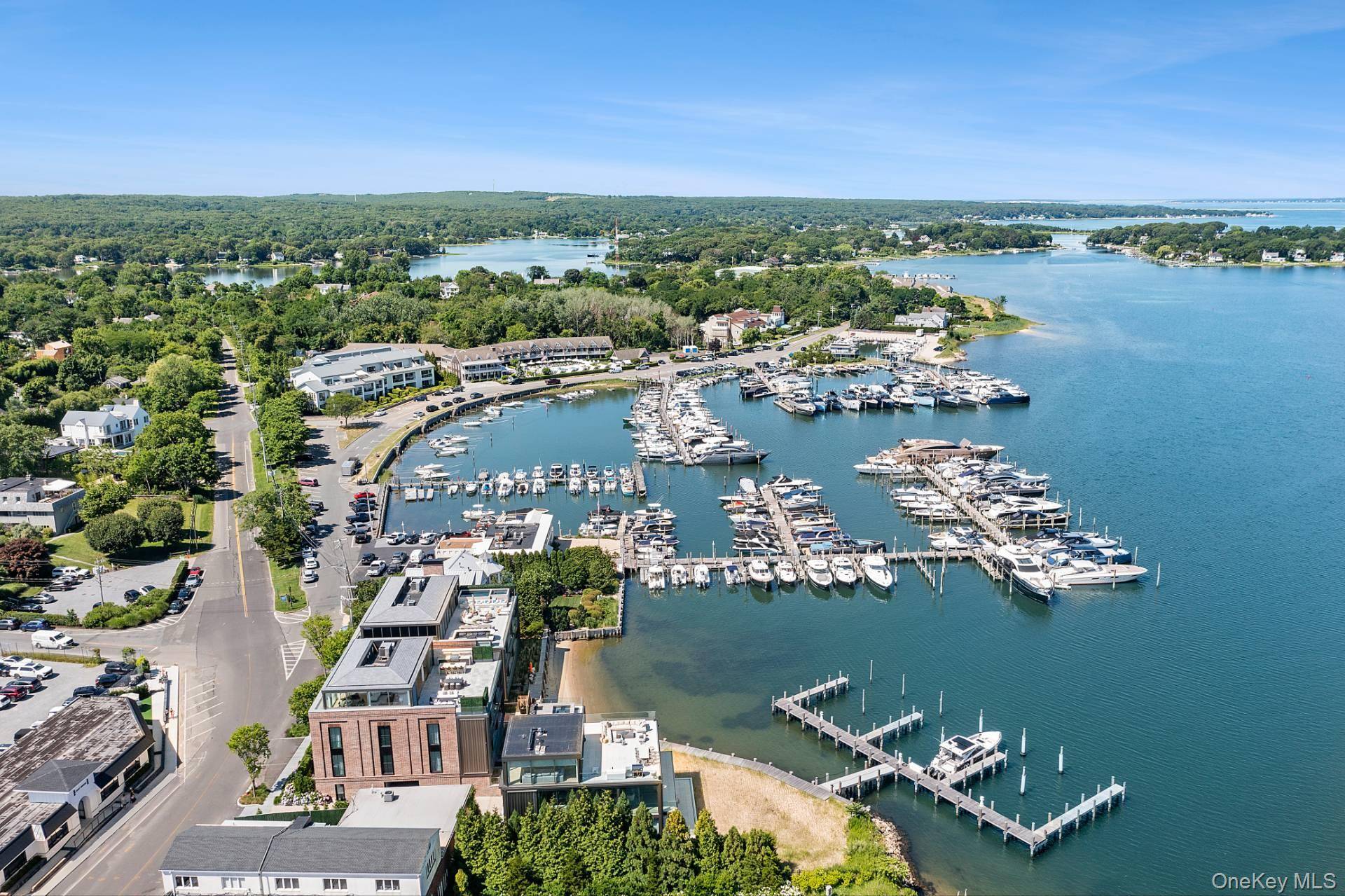 Maison de 8 Chambres au Bord de l'Eau à Vendre à Sag Harbor, NY, États-Unis - 4