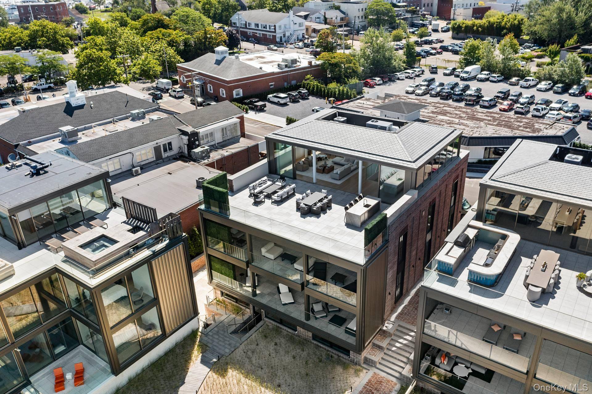 Casa de 8 Dormitorios Frente al Mar en Venta en Sag Harbor, NY, EE. UU. - 3
