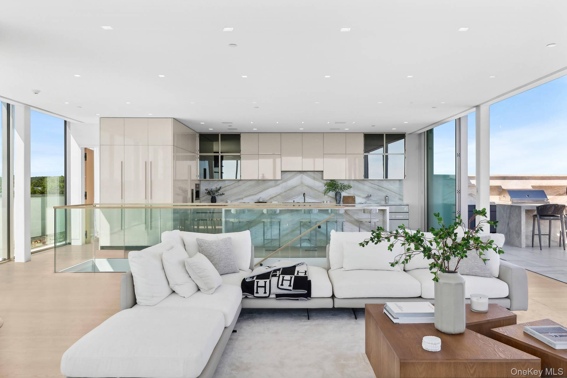 Casa de 8 Dormitorios Frente al Mar en Venta en Sag Harbor, NY, EE. UU. - 5