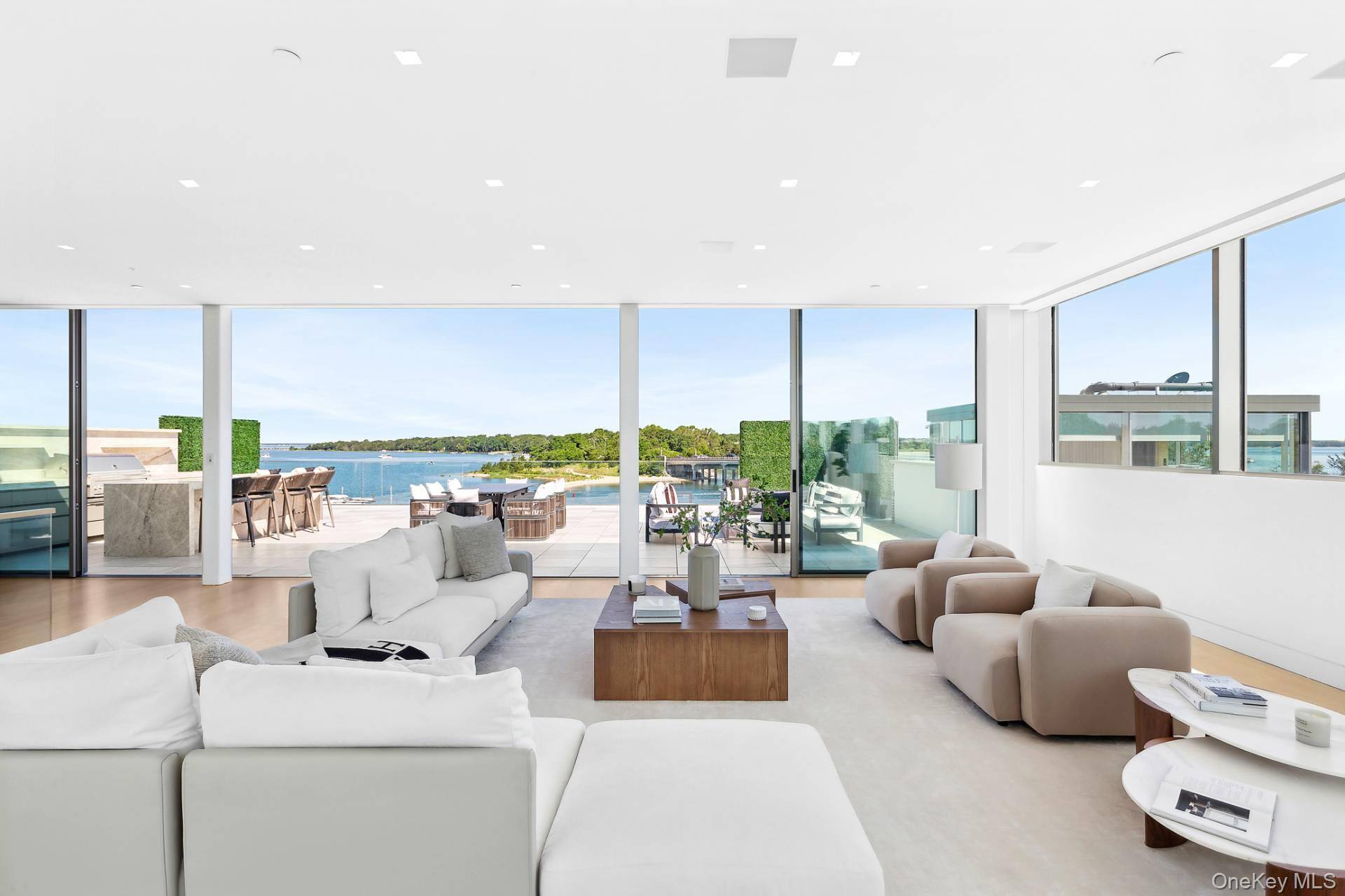 Casa de 8 Dormitorios Frente al Mar en Venta en Sag Harbor, NY, EE. UU. - 7