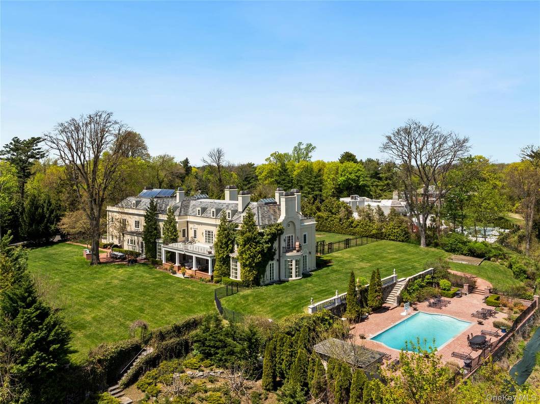 Casa com 8 Quartos à Venda em Great Neck - NY - EUA - 2