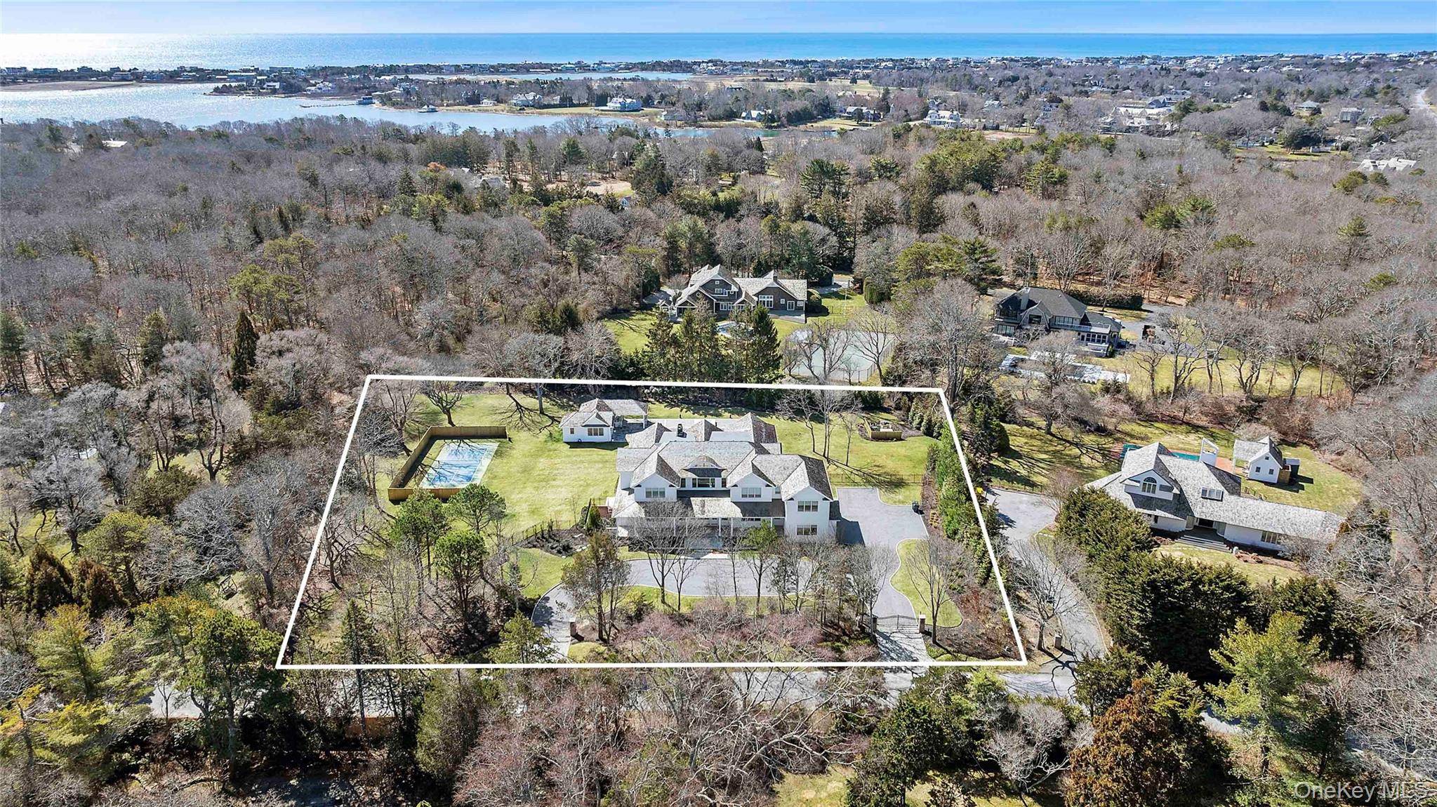 Casa de 8 Dormitorios en Venta en Quogue - NY - EE. UU. - 2