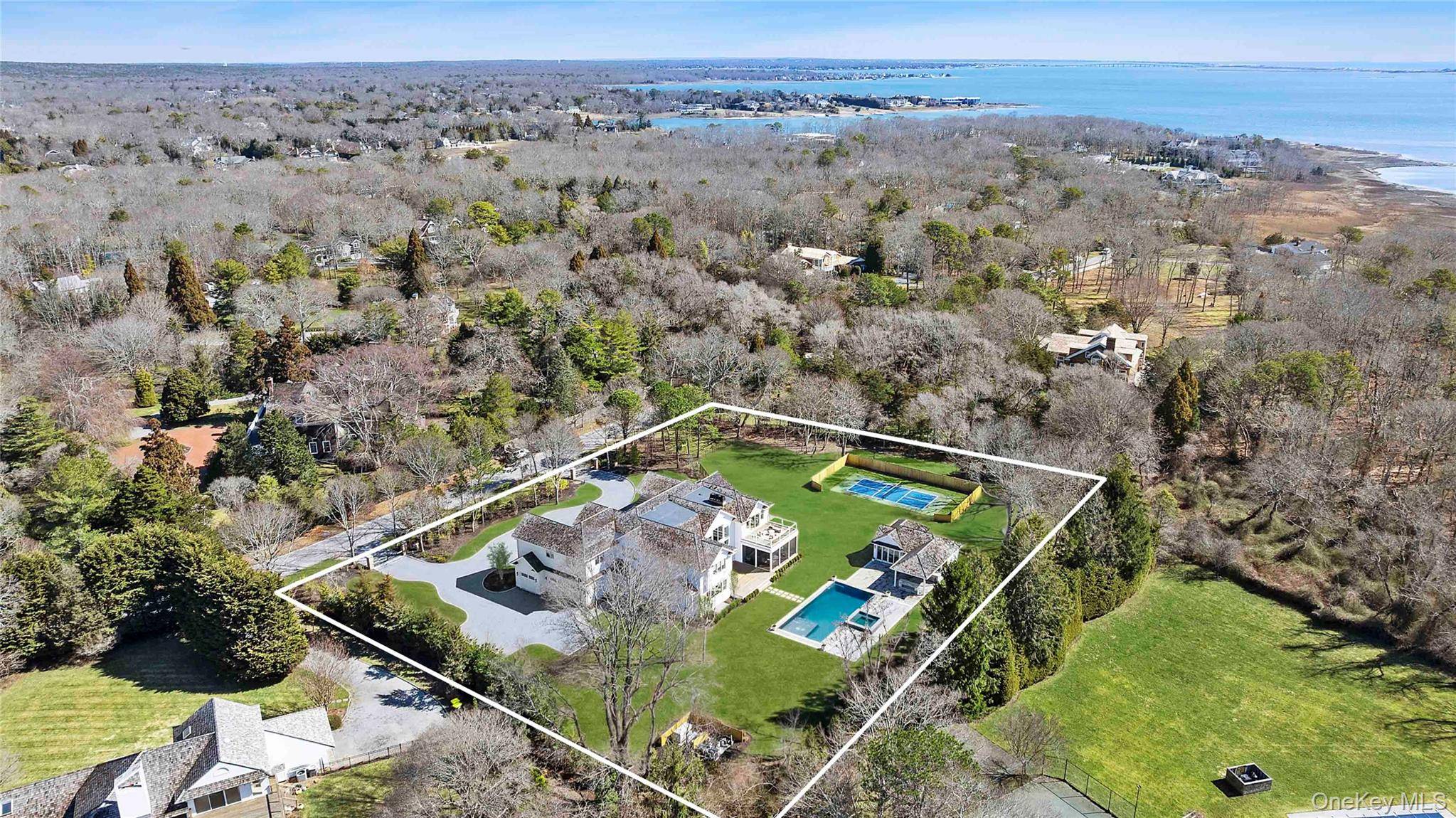 Casa de 8 Dormitorios en Venta en Quogue - NY - EE. UU. - 3