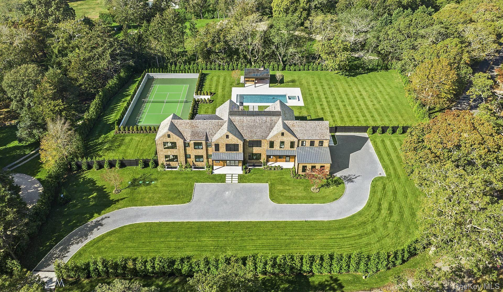 Casa com 8 Quartos à Venda em Southampton - NY - EUA - 1