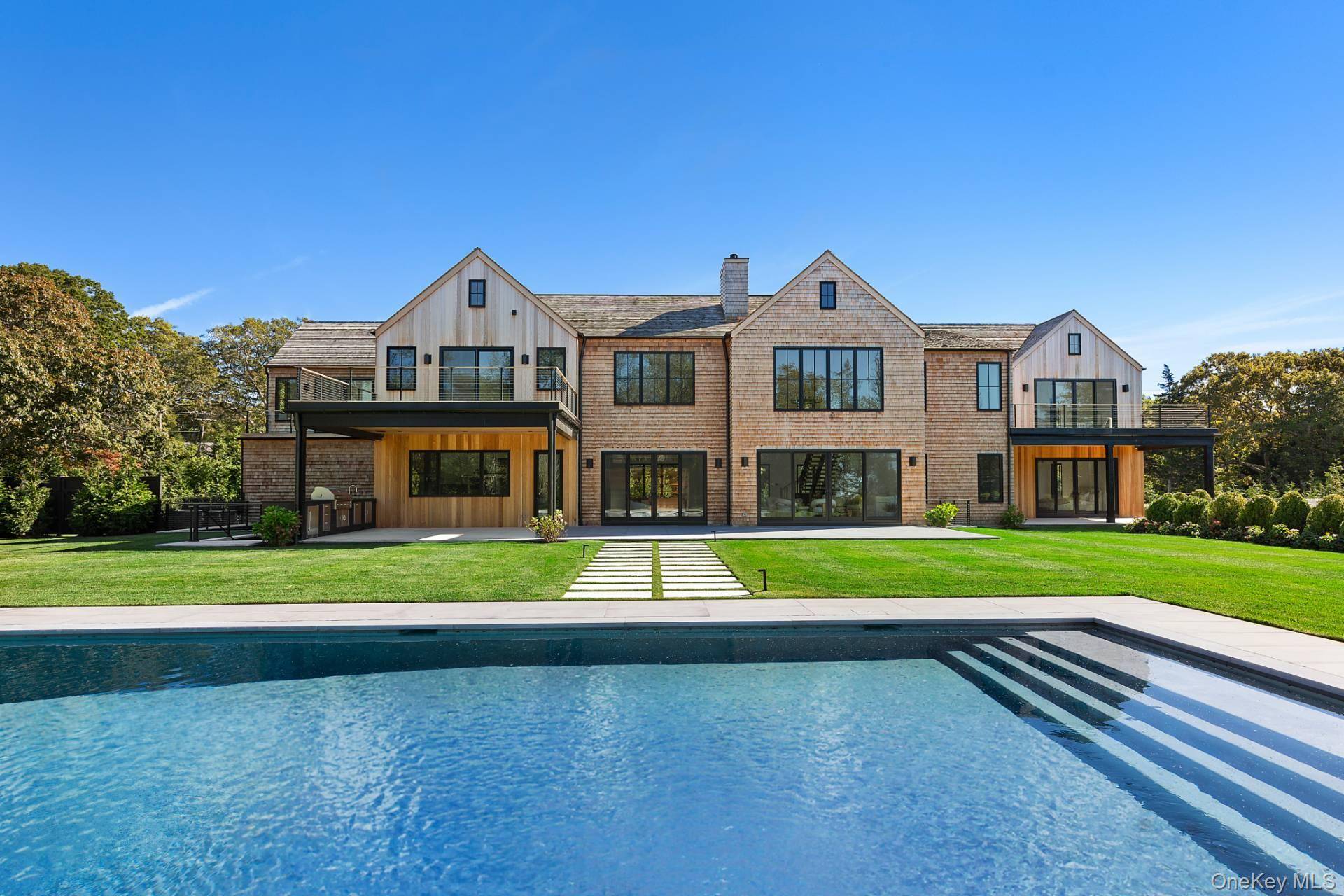 Casa com 8 Quartos à Venda em Southampton - NY - EUA - 3