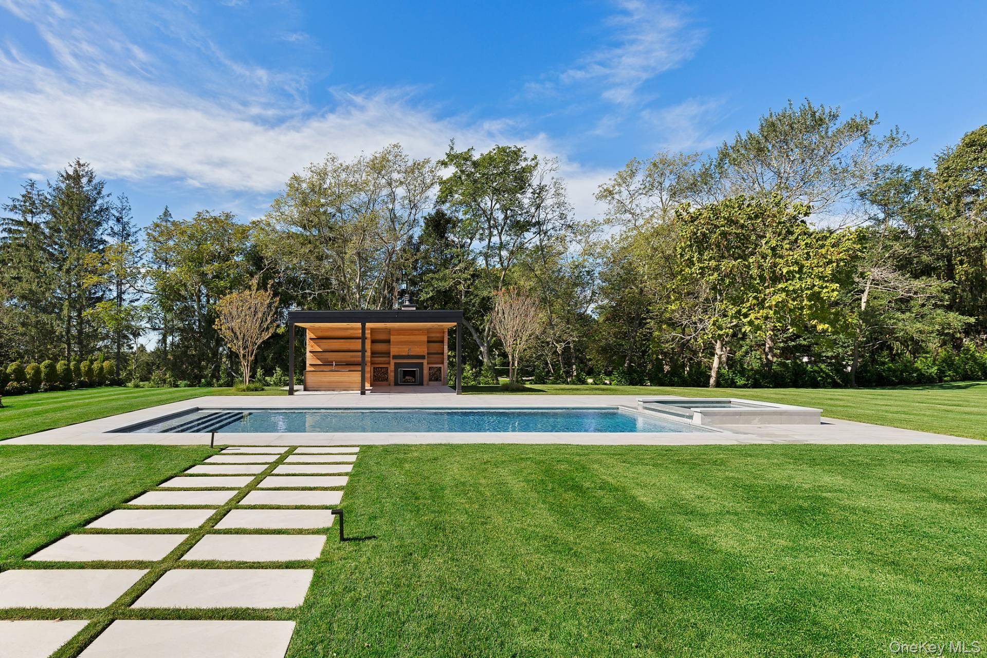 Casa com 8 Quartos à Venda em Southampton - NY - EUA - 8