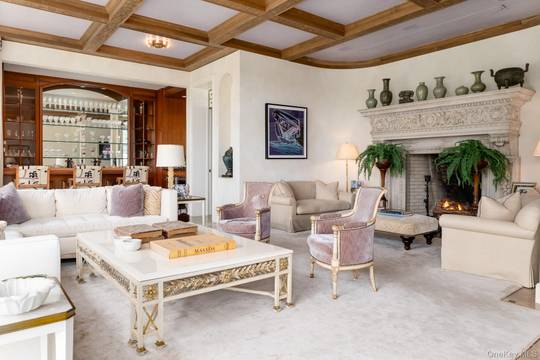 8-Bedroom House for Sale in Stamford - CT - USA - 6