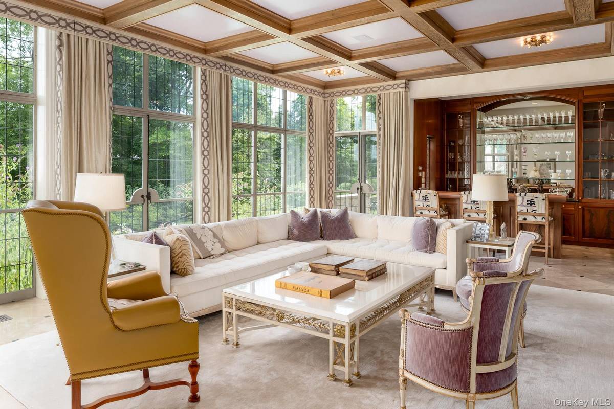 8-Bedroom House for Sale in Stamford - CT - USA - 7