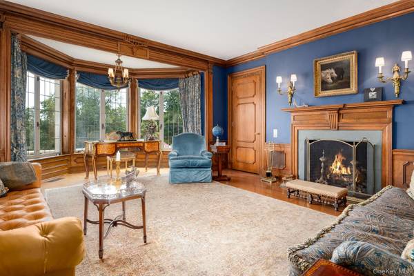 8-Bedroom House for Sale in Stamford - CT - USA - 8