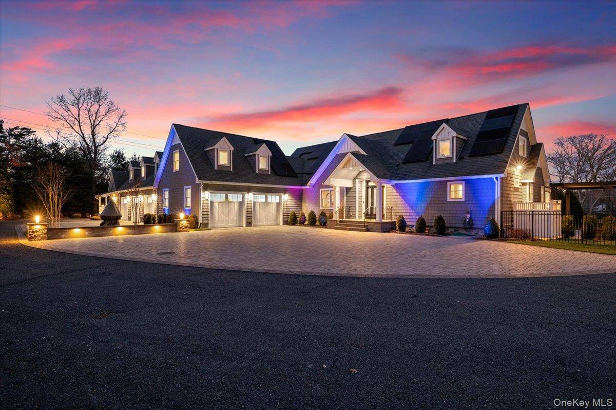 Casa de 9 Dormitorios Frente al Mar en Venta en Hampton Bays - Nueva York - EE. UU. - 1