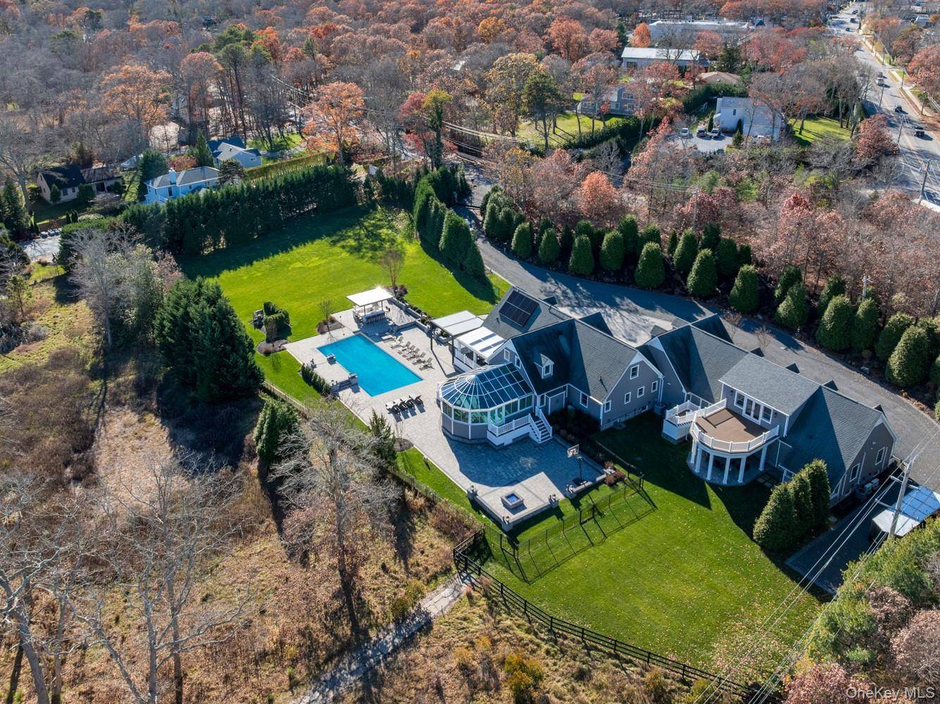 Casa de 9 Dormitorios Frente al Mar en Venta en Hampton Bays - Nueva York - EE. UU. - 4