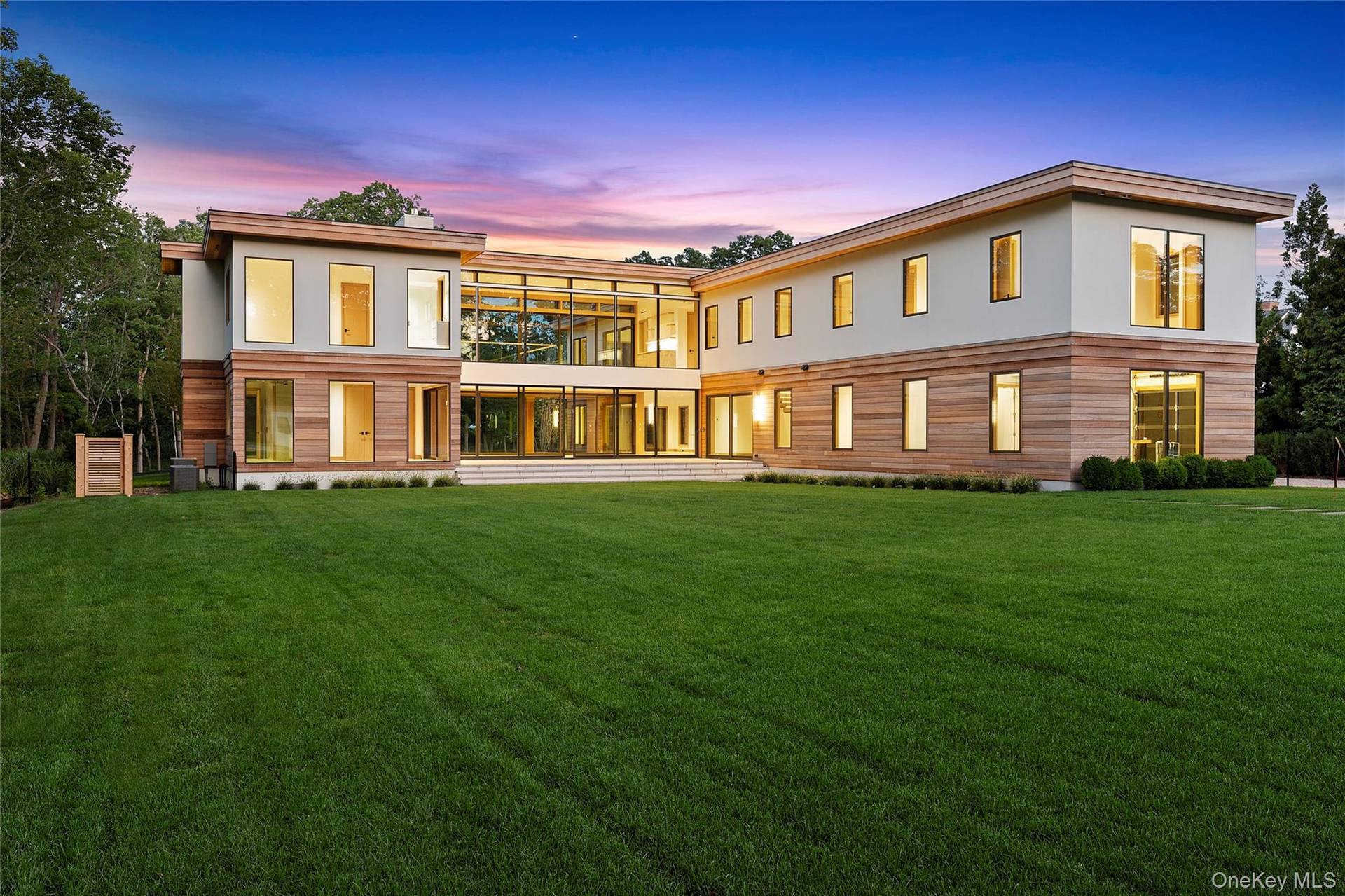 Casa a la Orilla del Mar con 9 Dormitorios en Venta en North Haven, NY, EE. UU. - 1