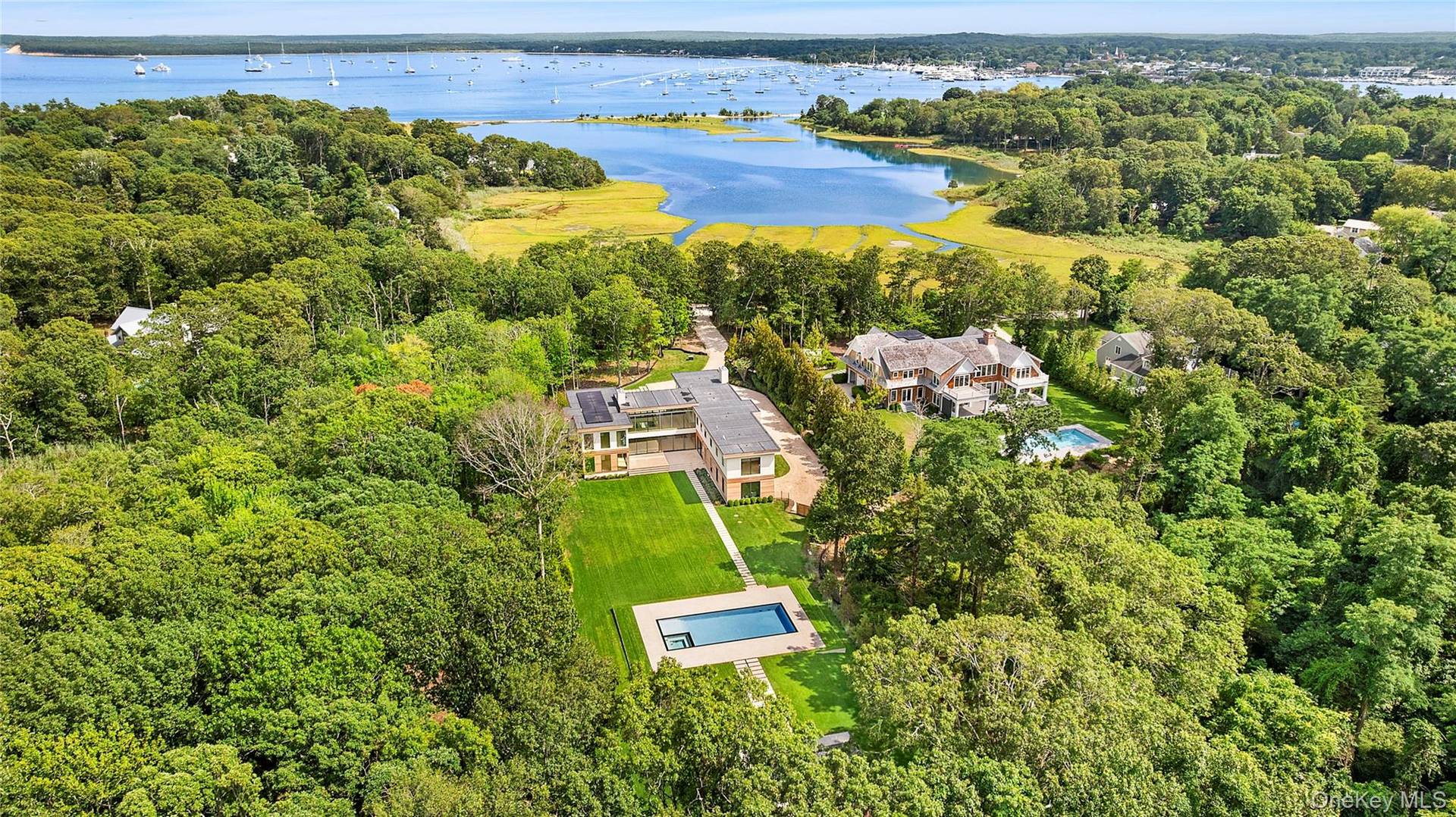 Casa a la Orilla del Mar con 9 Dormitorios en Venta en North Haven, NY, EE. UU. - 3