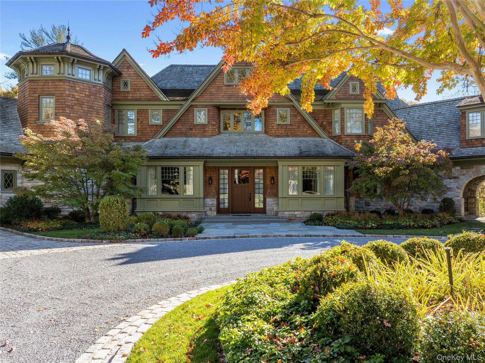 9 Bedroom House for Sale in Mill Neck - NY - USA - 3