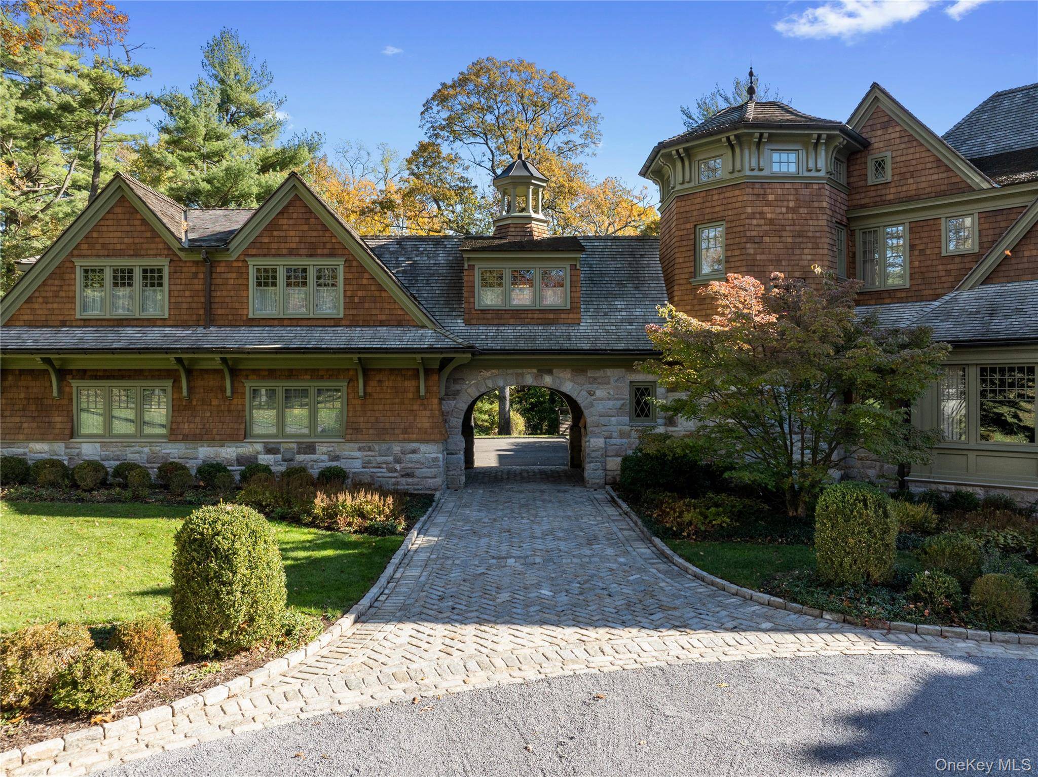 9 Bedroom House for Sale in Mill Neck - NY - USA - 4