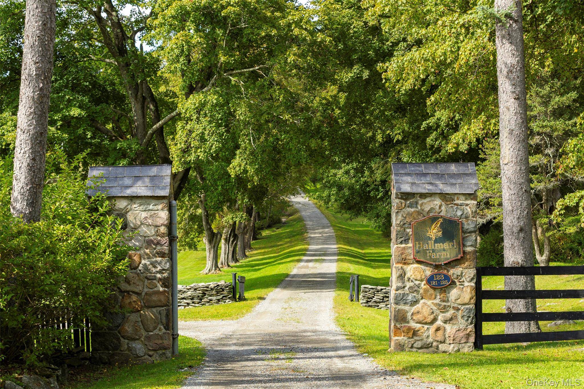 Casa com 9 Quartos à Venda em Millbrook - NY - EUA - 2