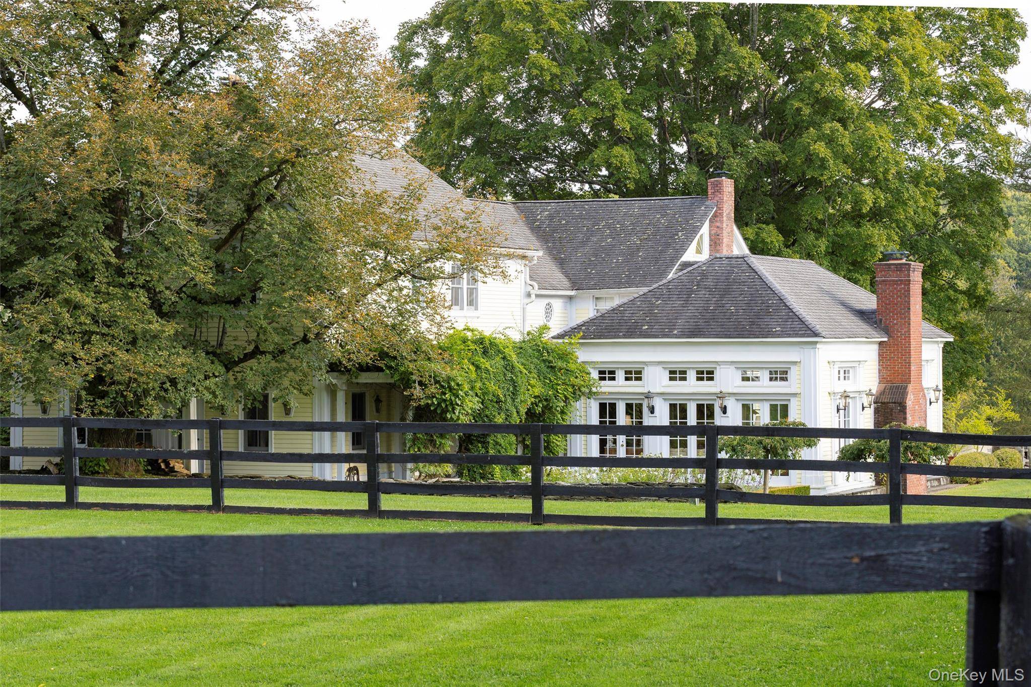 Casa com 9 Quartos à Venda em Millbrook - NY - EUA - 3