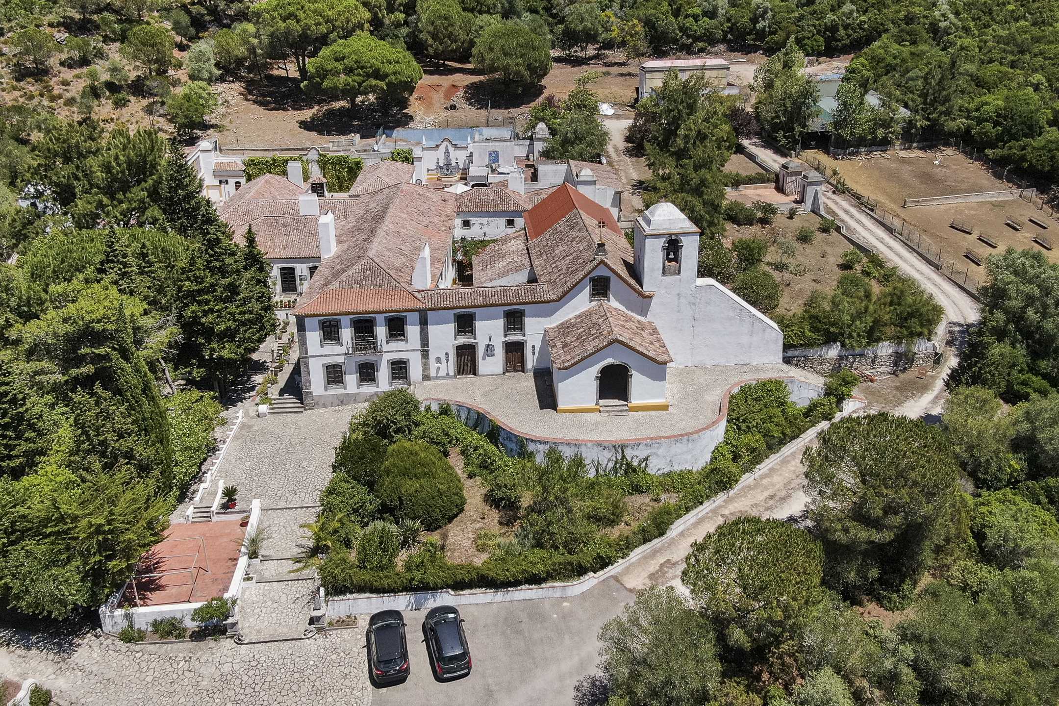 Casa com 9 Quartos à Venda em Setúbal - Portugal - 1