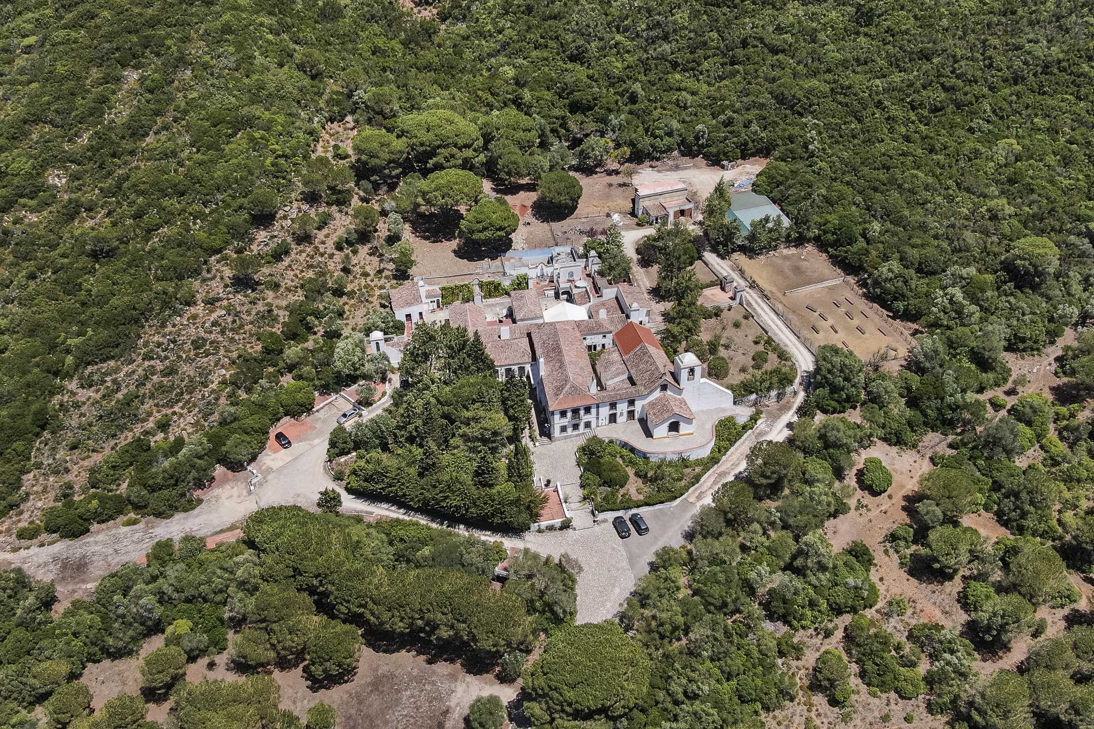 Casa com 9 Quartos à Venda em Setúbal - Portugal - 2